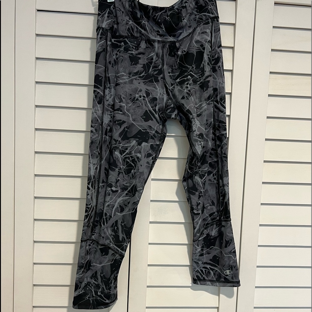 Cropped workout pants